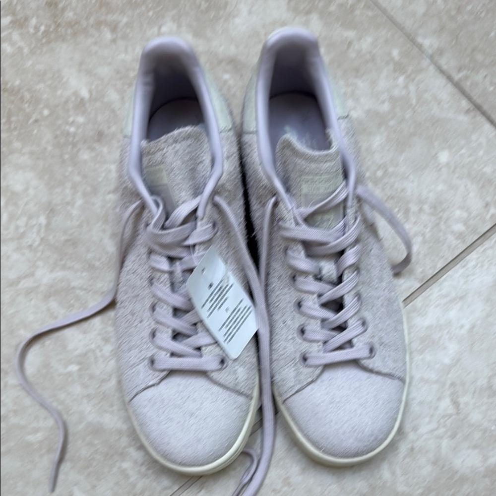 Adidas Stan SmithCream Sneakers with Minimalist Design